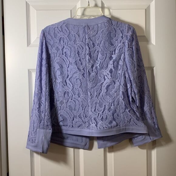Anne Klein size 12 top lavender with lavender lace overlay - Picture 2 of 8